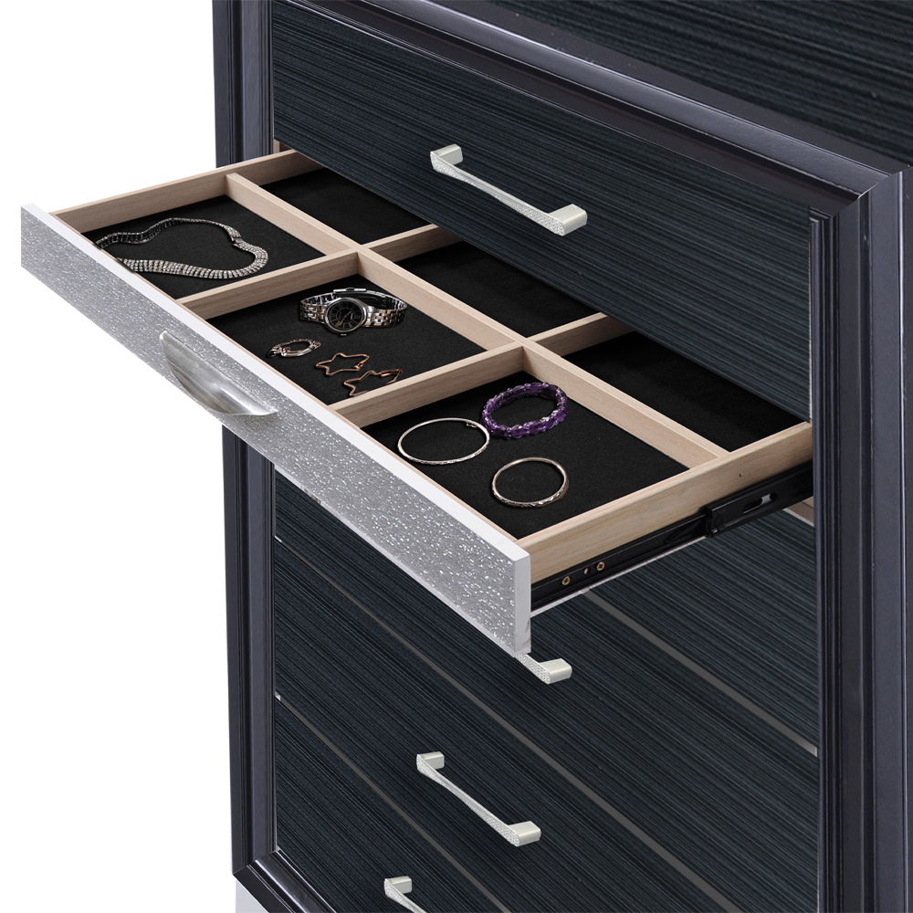 Naima - Chest, photo 20 of 21