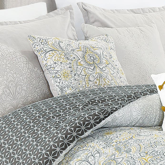 Floral Jacquard Modern Creame Comforter