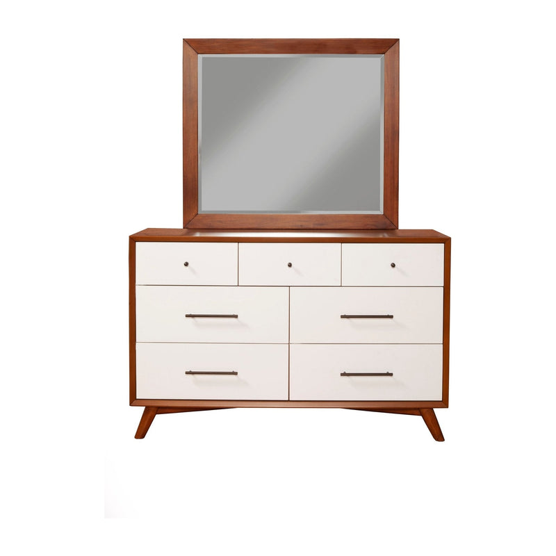 Flynn Dresser, Acorn/White