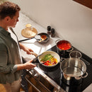 FreshBake™ 30" Electric Range ∙ Model RES30552