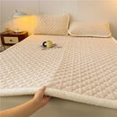 GobekUsa Antibacterial Milk Velvet Mattress, Thick & Warm with Anti-Slip Straps