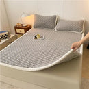 GobekUsa Antibacterial Milk Velvet Mattress, Thick & Warm with Anti-Slip Straps