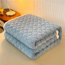 GobekUsa Antibacterial Milk Velvet Mattress, Thick & Warm with Anti-Slip Straps