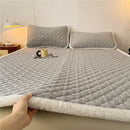 GobekUsa Antibacterial Milk Velvet Mattress, Thick & Warm with Anti-Slip Straps