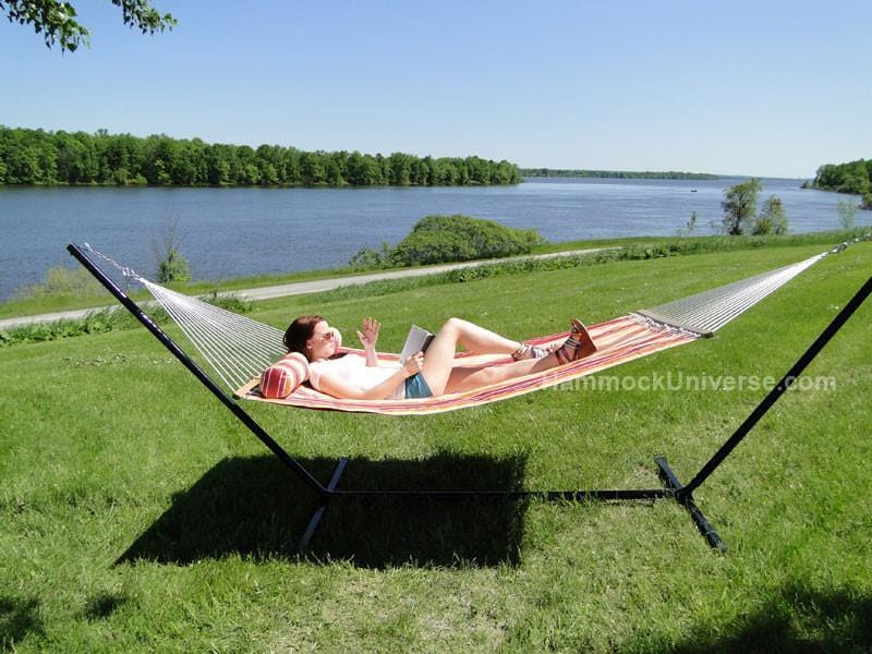 Deluxe Quilted Hammock with 3-Beam Stand