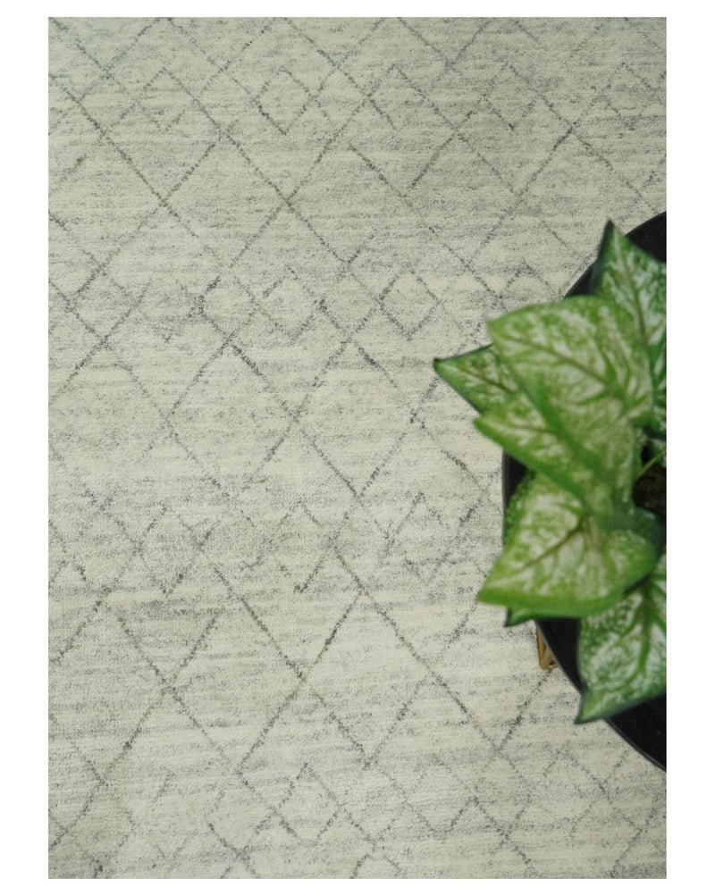 Hand Knotted Silver and Beige 9x12 Trellis Moroccan Rug Made with Fine Wool | TRDCP641912