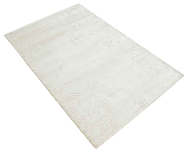 4x6 Hand Woven and Carved Silver and Ivory Floral Art Silk Rug | KNT5