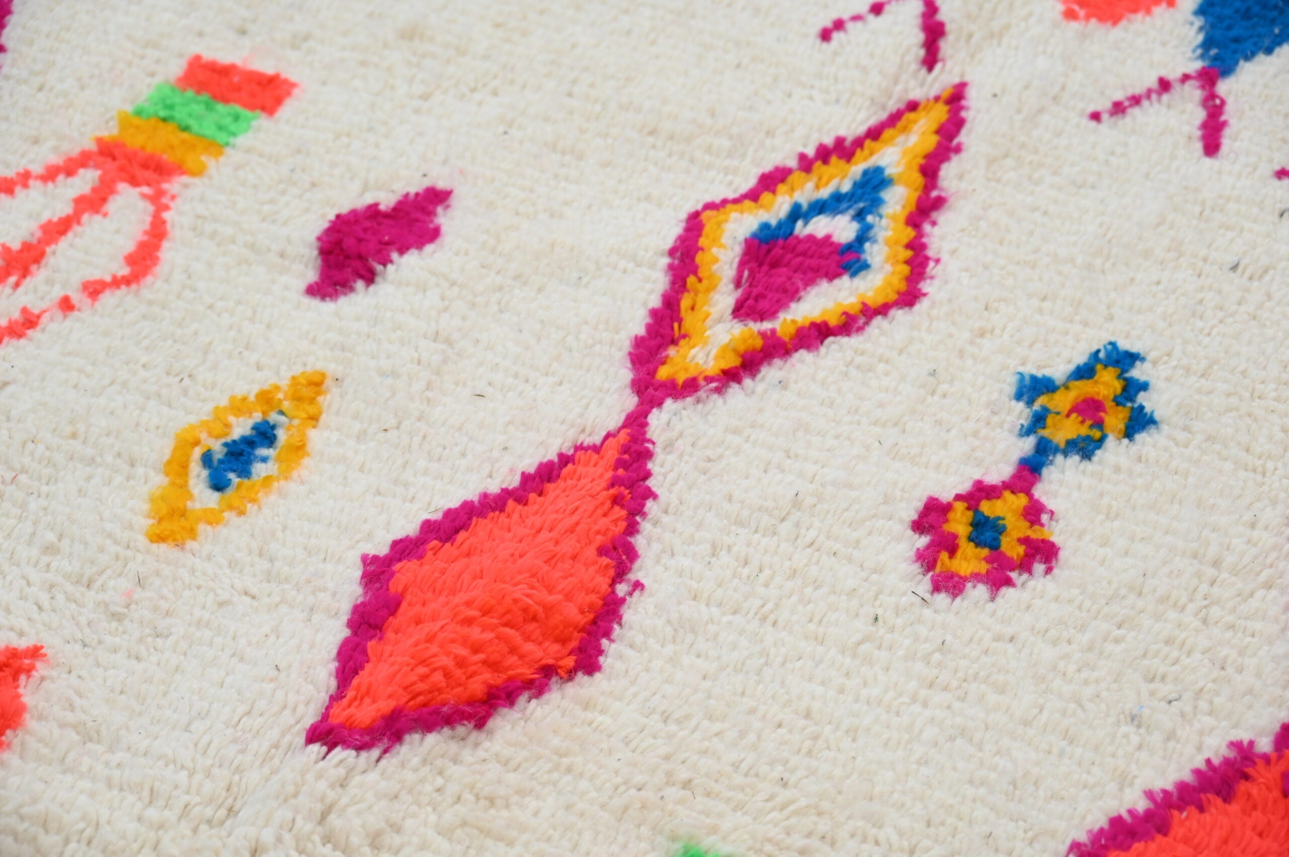 Handcrafted Moroccan Azilal Rug - 246 x 146 cm