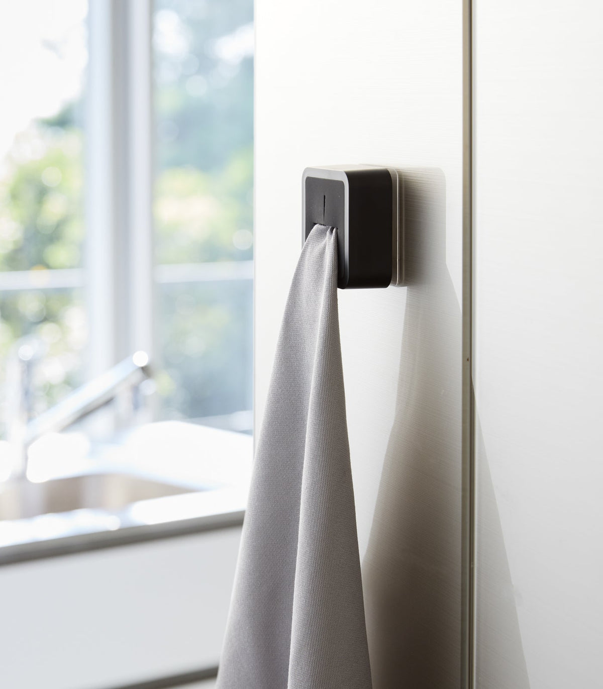 Traceless Adhesive Kitchen Towel Holder, photo 5 of 8