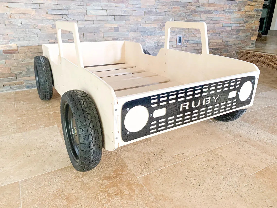 CAM V1- Bronco Bed With Real Wheels + Acrylic Grille, photo 2 of 8