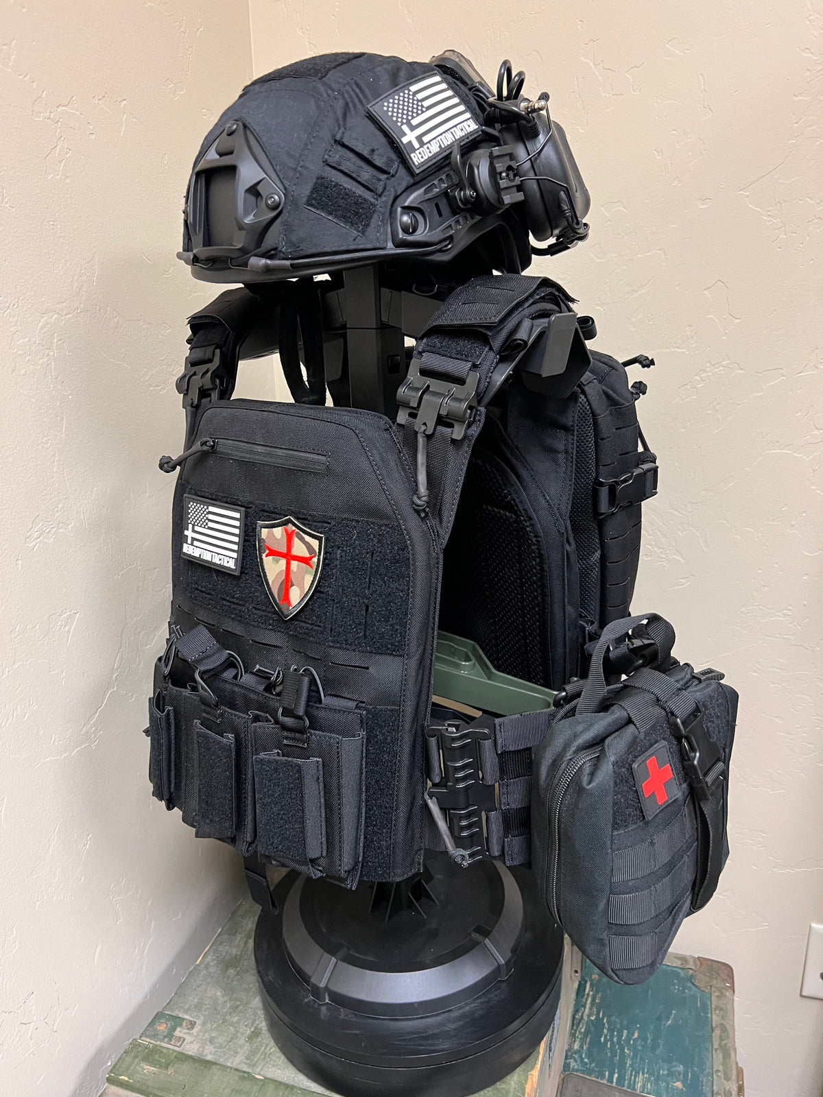 FULL KIT COMBO Crusader 2.0 XL Armor COMBO PACKAGE LIGHTWEIGHT LEVEL IV (2) 10x13.5 Front/Back Plates, Plate Carrier Bag, Medic Pouch, photo 15 of 17