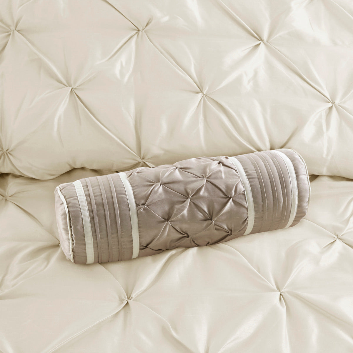 7 Piece Tufted Comforter Set Ivory Queen, photo 11 of 13