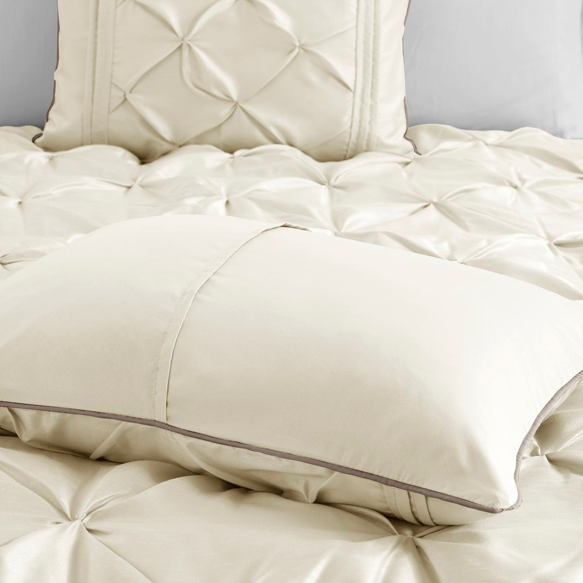 7 Piece Tufted Comforter Set Ivory Queen, photo 9 of 13