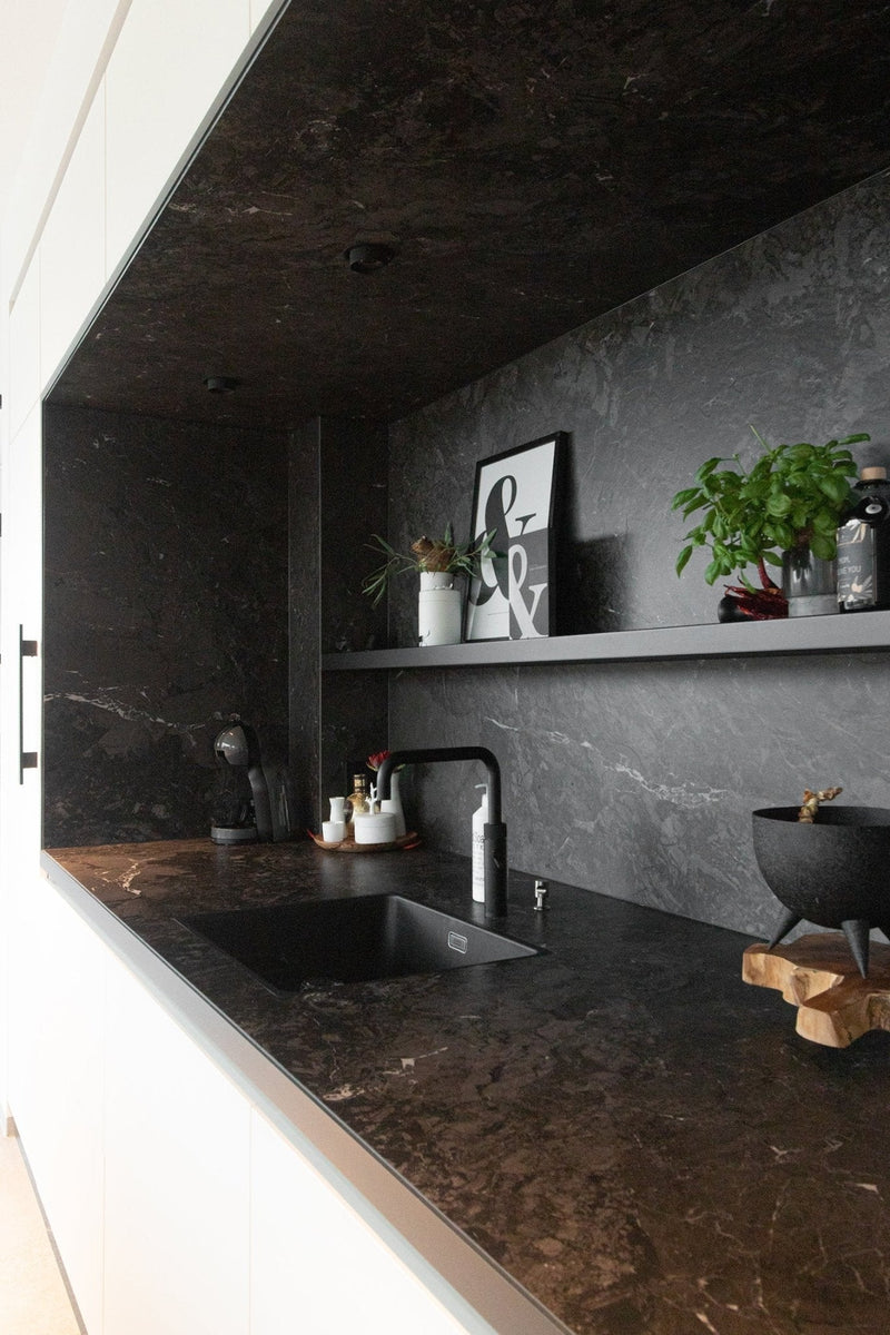Layla Neolith