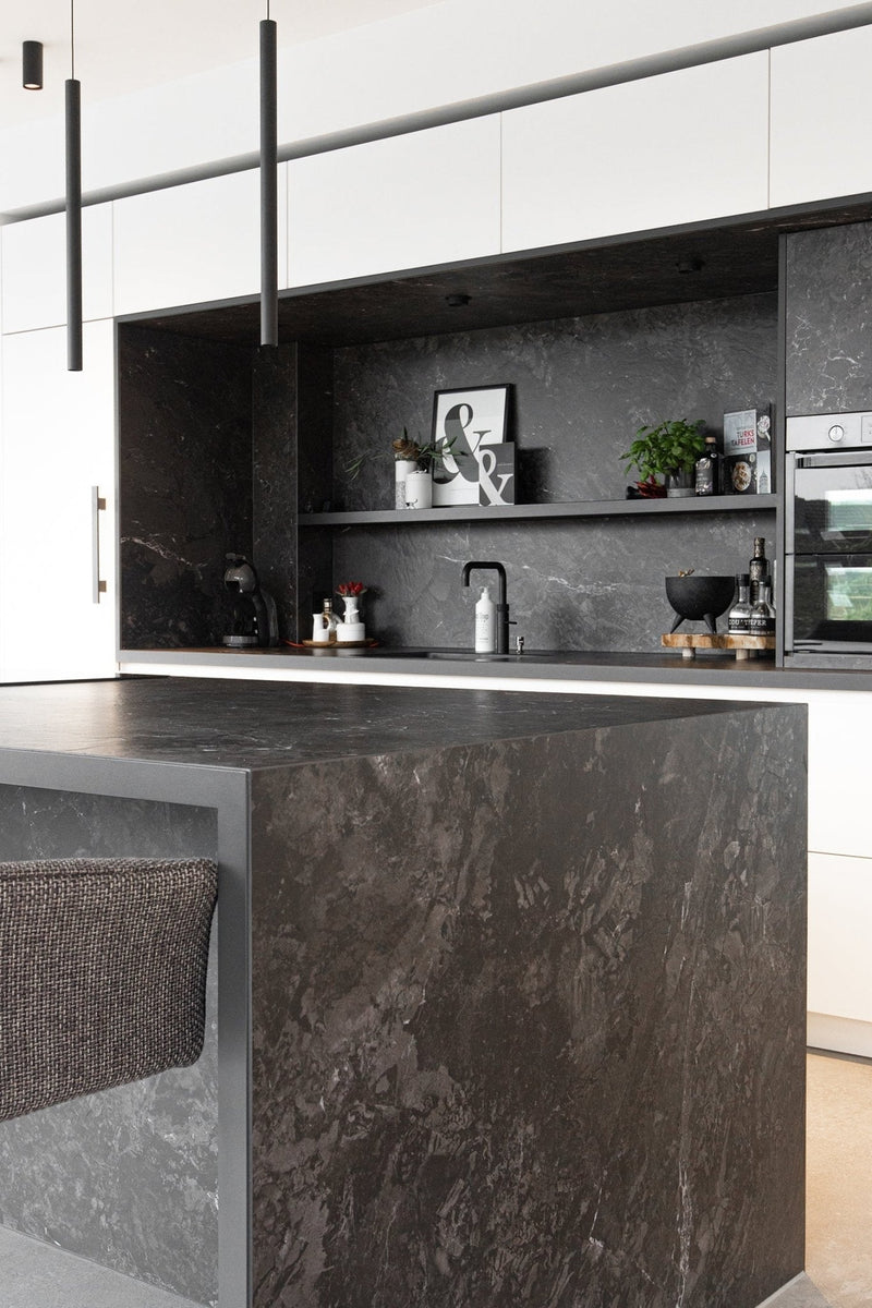 Layla Neolith