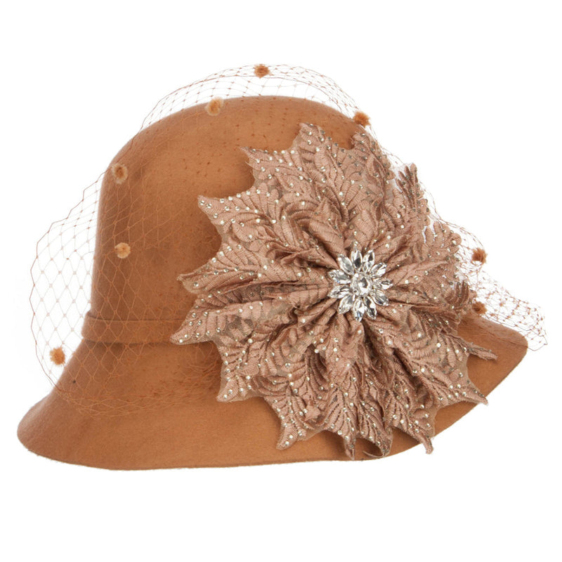 Flower Crystal Net Pom Wool Cloche