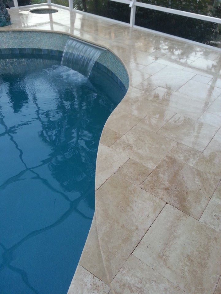 Light Antique Travertine Tumbled Pavers - Full TruckLoad