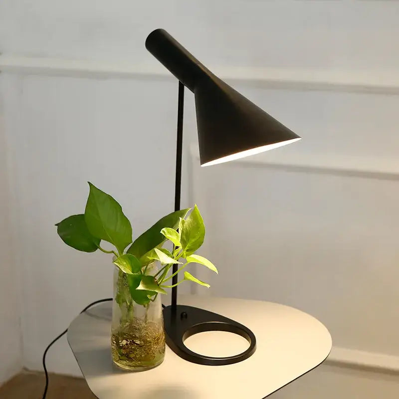 GobekUsa Industrial Iron Table Lamp for Bedroom Decor and Lighting, photo 4 of 10