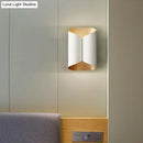 GobekUsa Minimalist Twist Wall Sconce with Metallic 2-Bulb Light Fixture for Porch