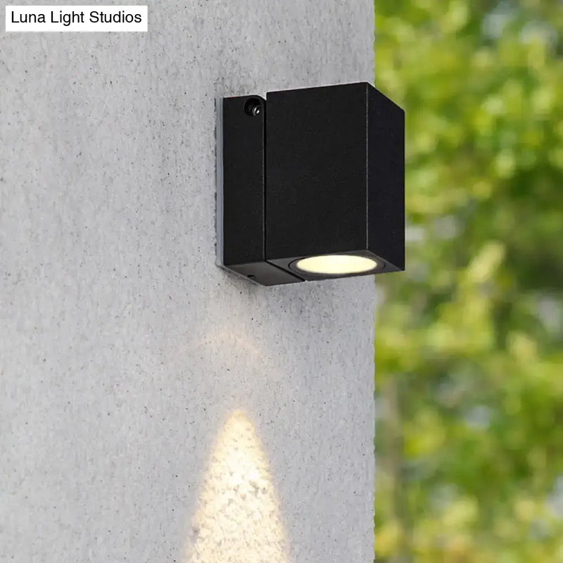 GobekUsa Modern LED Patio Wall Sconce: Rectangular Mini Metal Light Fixture in Black, photo 3 of 5