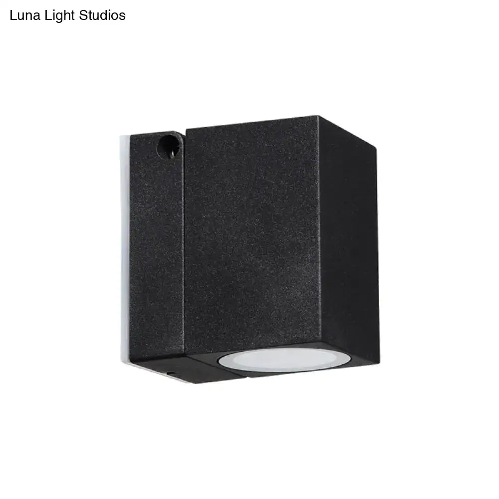 GobekUsa Modern LED Patio Wall Sconce: Rectangular Mini Metal Light Fixture in Black, photo 2 of 5