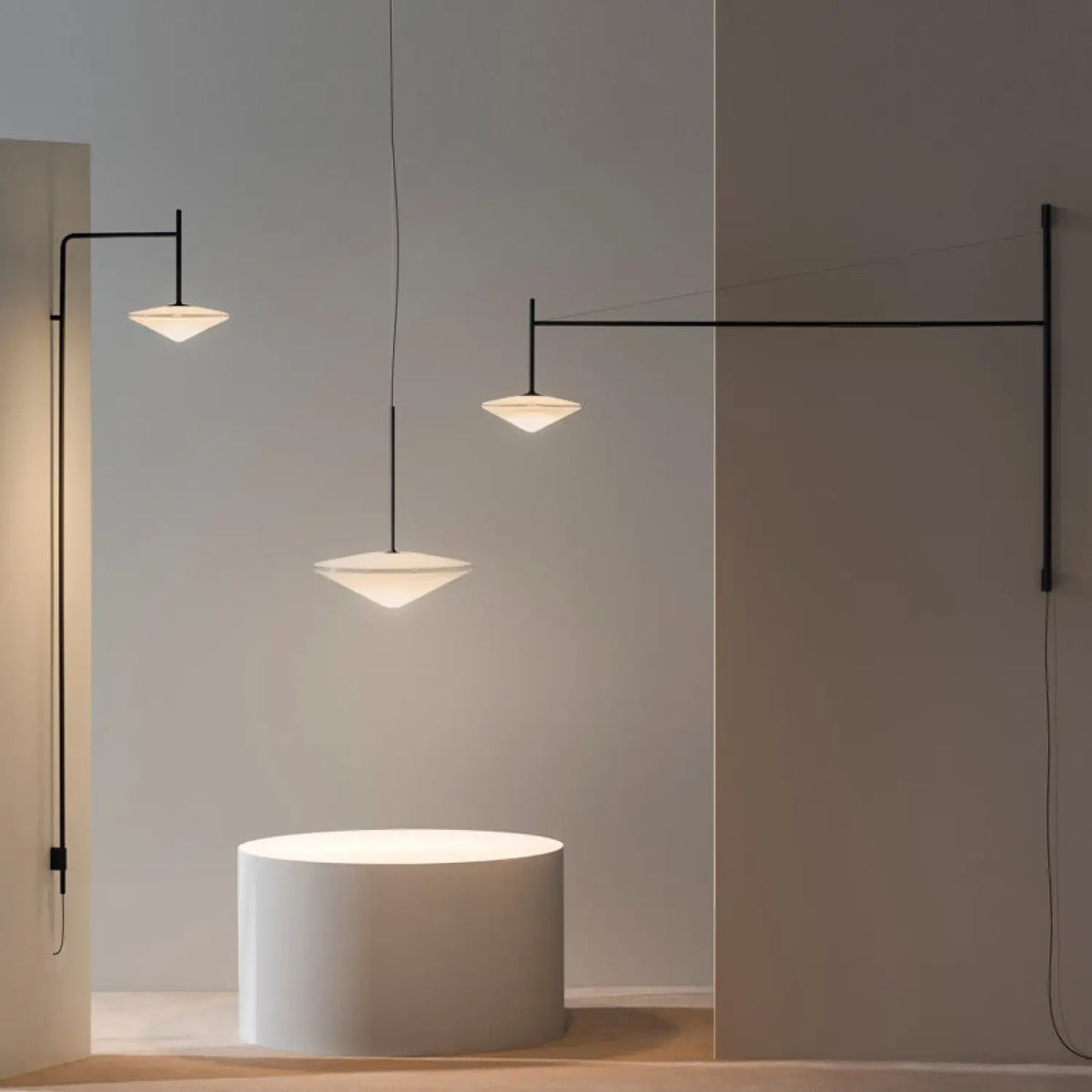 Modern Geometric Wall Light for Hallway and Restaurant Interiors, photo 3 of 22