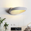 GobekUsa Minimalist Geometric Wall Sconce with LED Warm/White Light in White/Black Metal