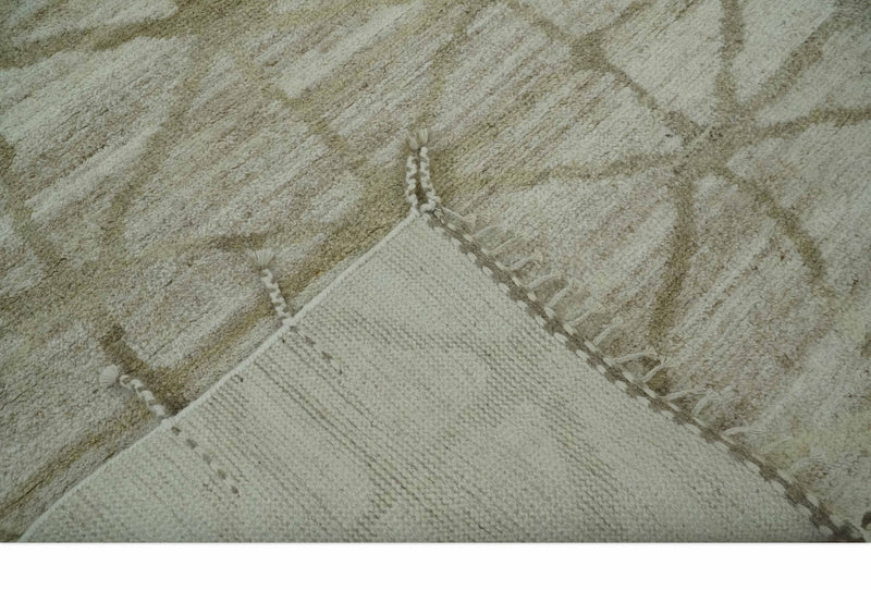 Modern Geometrical 5.3x7.8 Ivory and Beige Hand Knotted wool area rug