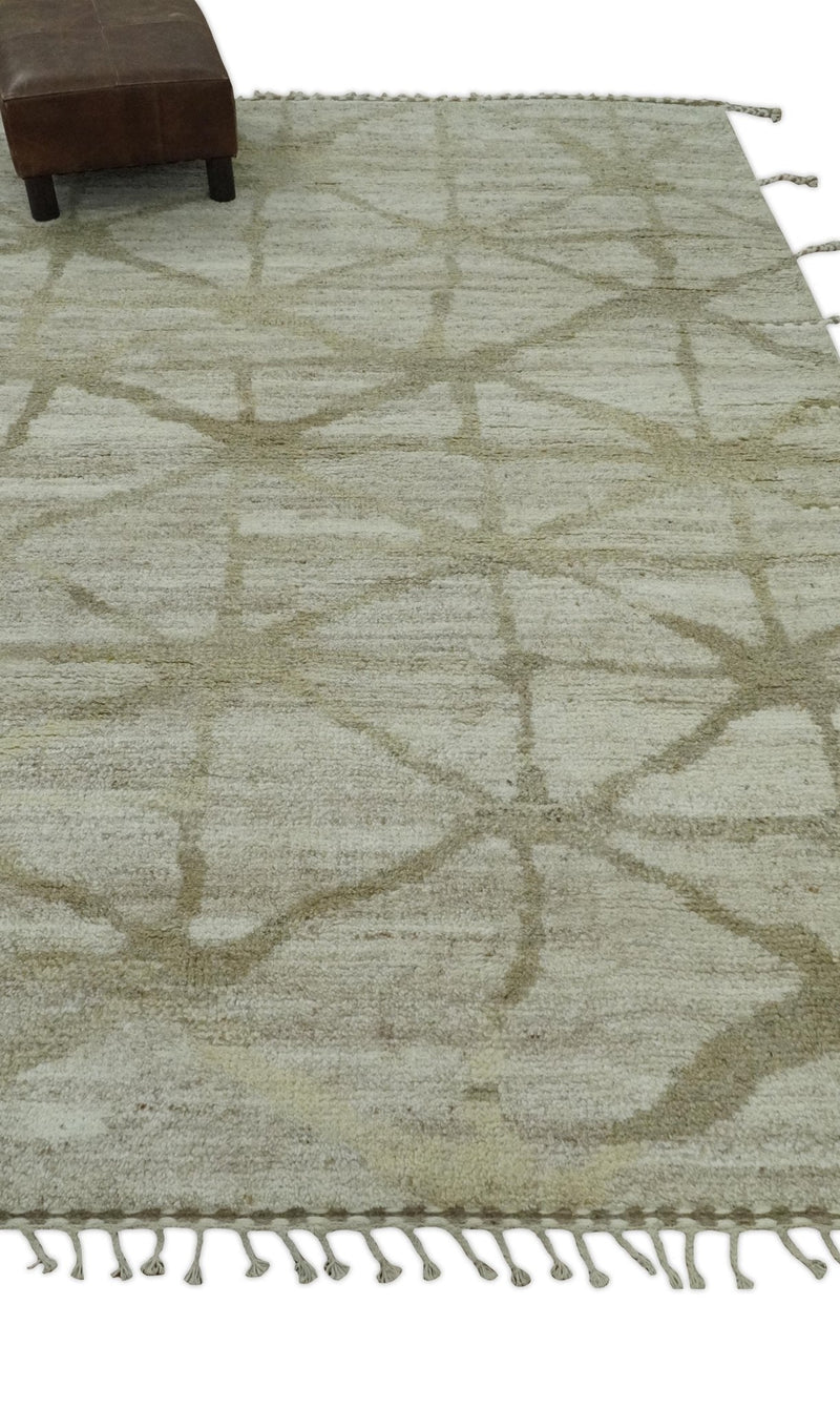 Modern Geometrical 5.3x7.8 Ivory and Beige Hand Knotted wool area rug