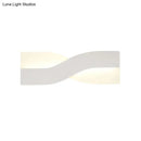 GobekUsa Modern Twisted Sconce LED Wall Mounted Light Fixture in Gold - Warm White Light