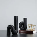 GobekUsa Black Pipe Geometric Resin Twist Knot Figurine - Home Decor Accessory