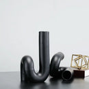 GobekUsa Black Pipe Geometric Resin Twist Knot Figurine - Home Decor Accessory