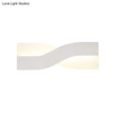 GobekUsa Modern Twisted Sconce LED Wall Mounted Light Fixture in Gold - Warm White Light