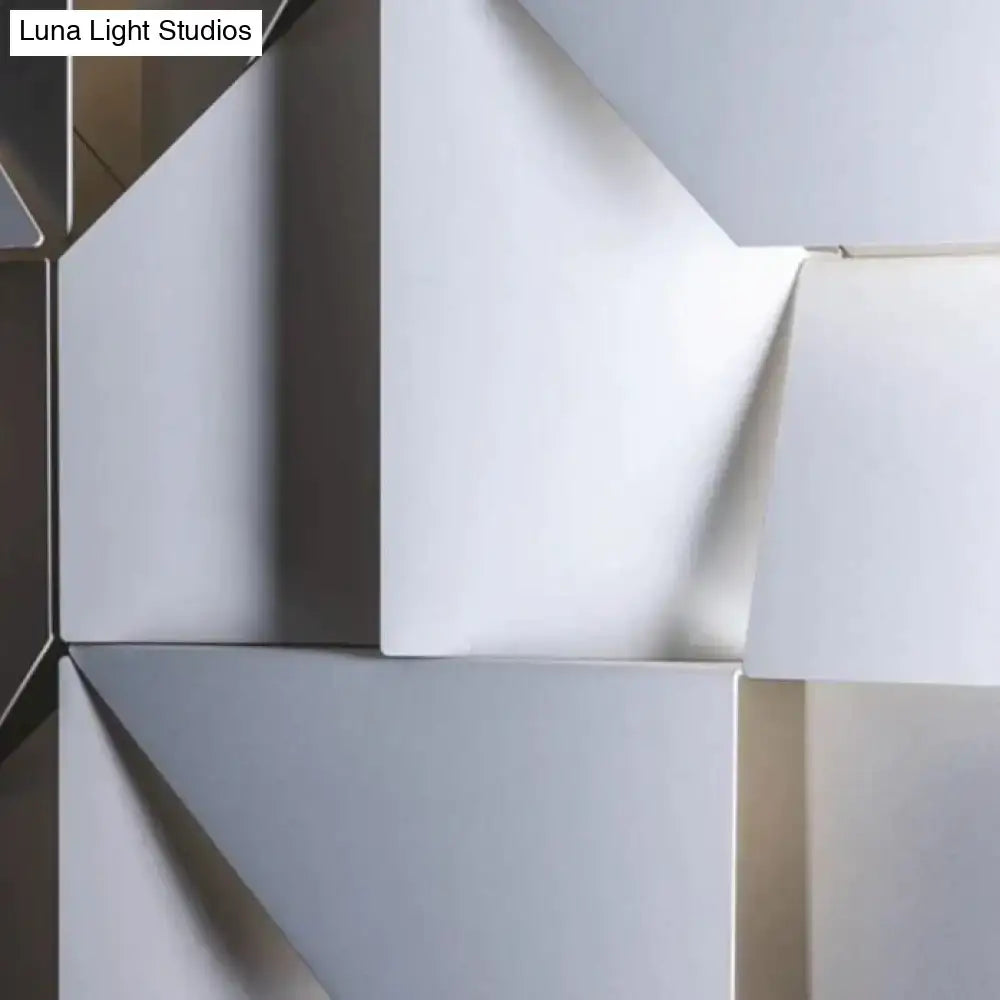 GobekUsa Leanne | Geometric Wall Lamp, photo 26 of 39