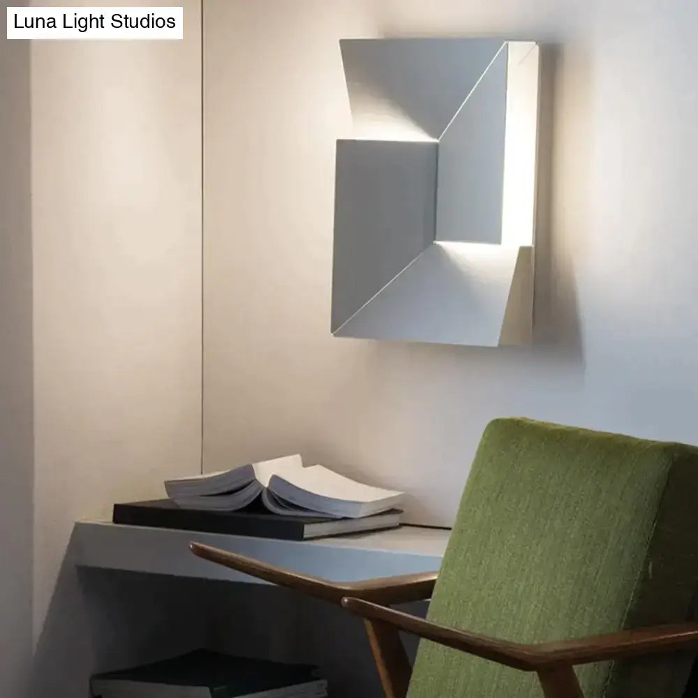 GobekUsa Leanne | Geometric Wall Lamp, photo 19 of 39