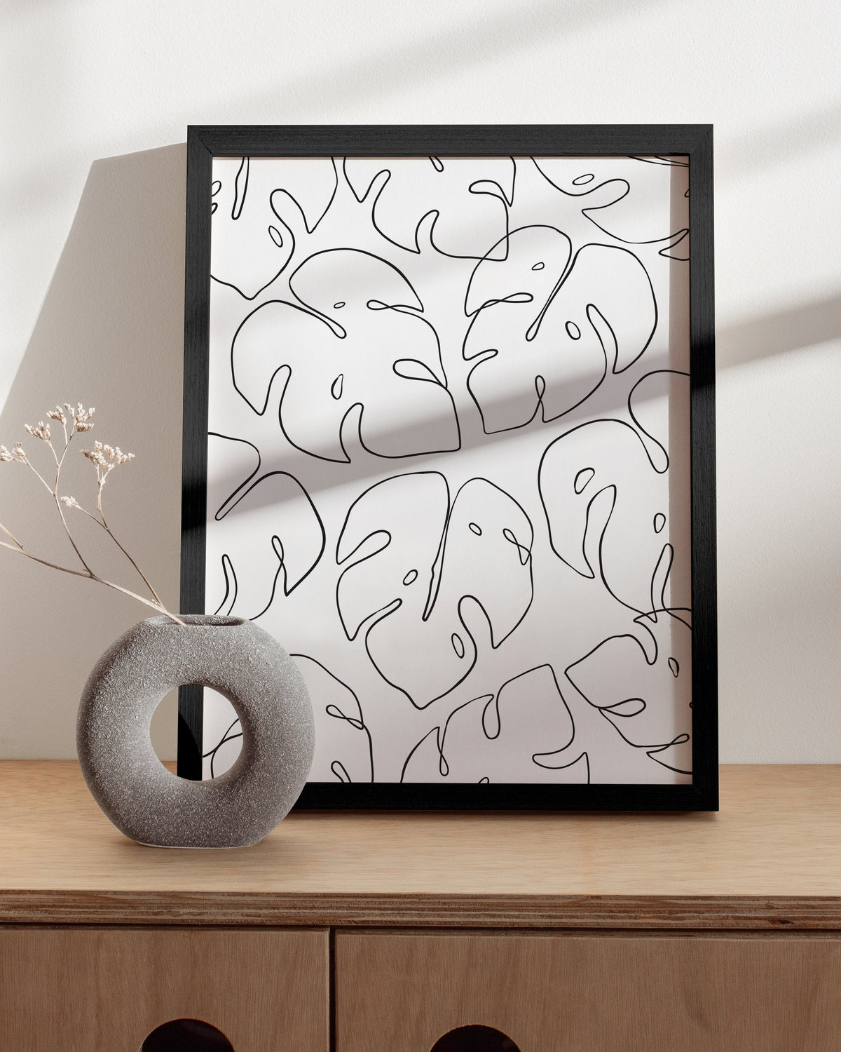 Monstera leaves, photo 2 of 4