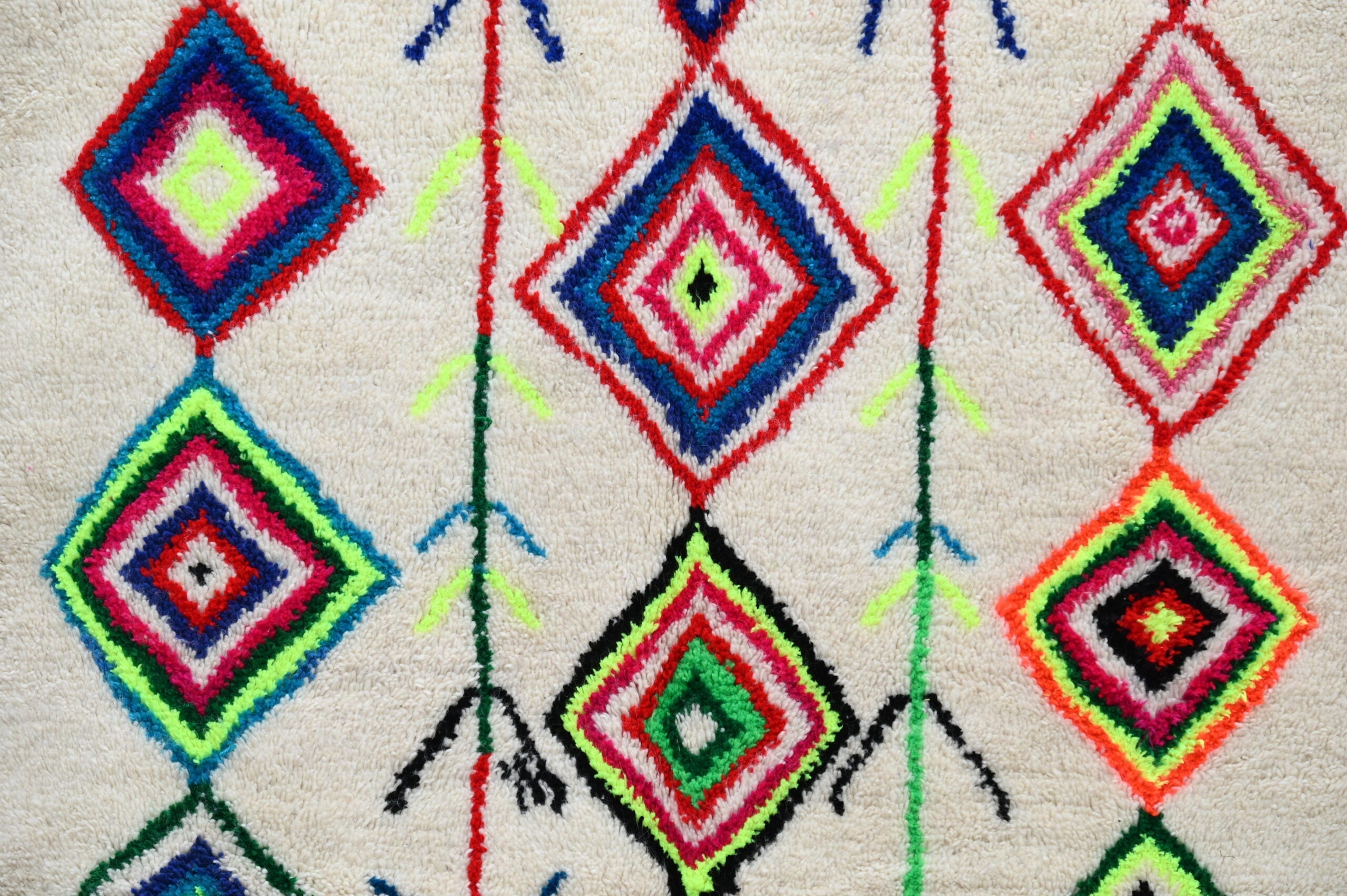 Moroccan Handmade Traditional Azilal Rug 267 X 150 Cm