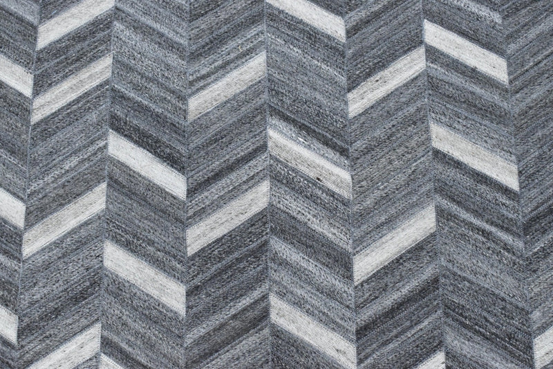 5x8 Handmade Gray and Ivory Chevron Viscose Area Rug | LR9