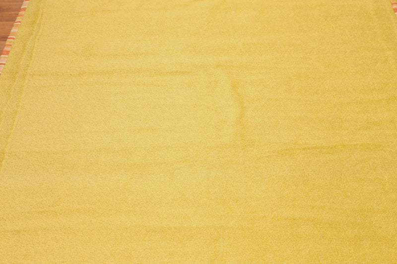 5'3" x 7'9" Modern 100% Polypropylene Area Rug Gold