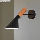 GobekUsa Nordic Monochrome Wall Light: Single Bulb Metallic Sconce for Showrooms and Galleries