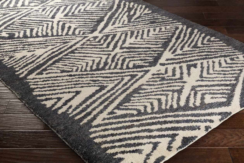 Norwich Global Black/Beige Area Rug