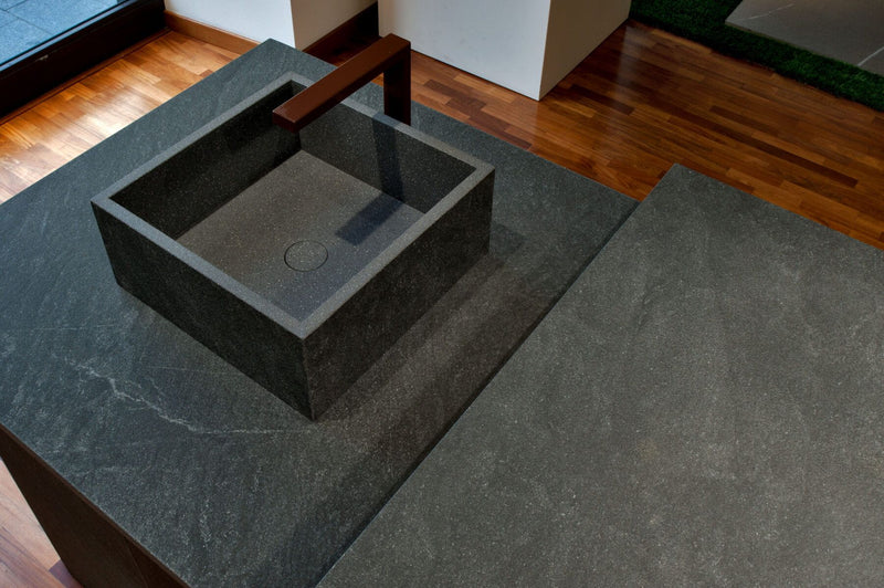 Pietra Di Cardoso Nero Laminam
