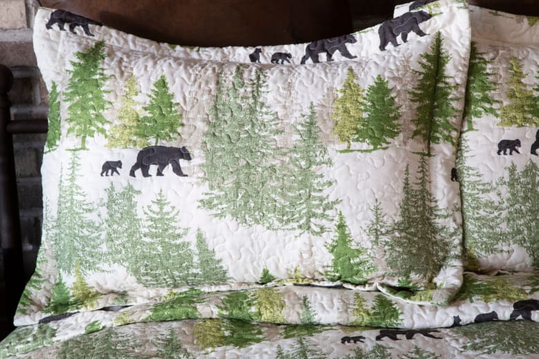 Pine Wilderness Quilt Set