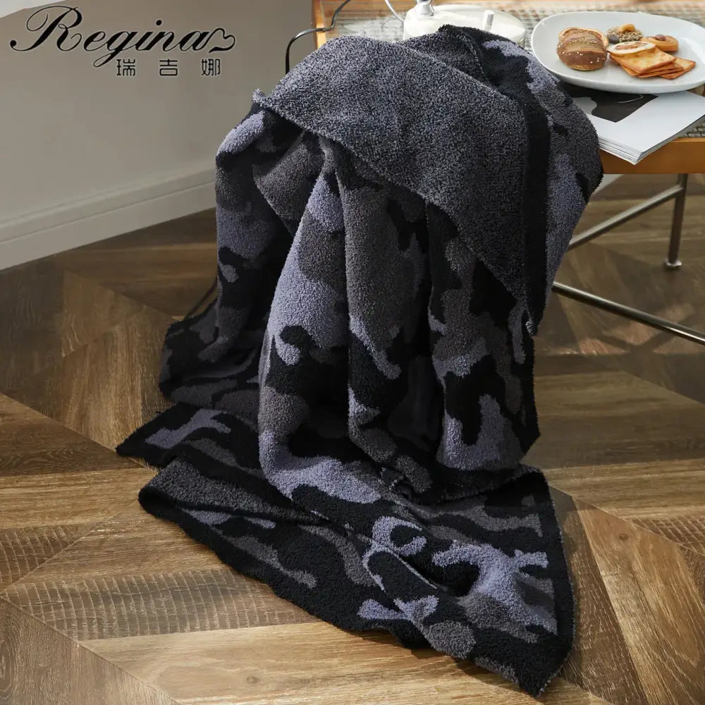 GobekUsa Camouflage Knitted Throw Blanket