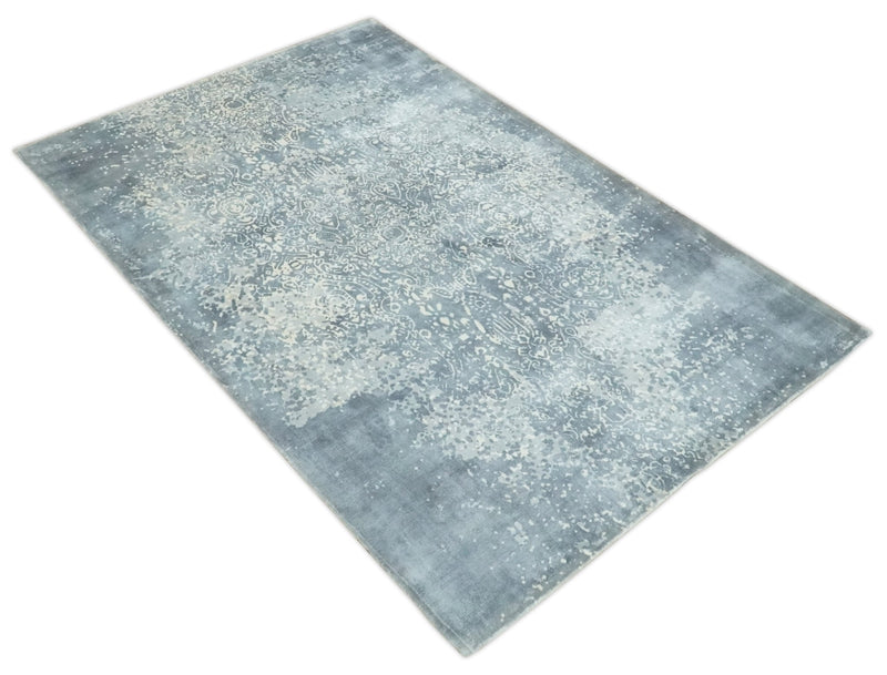 Premium Style Silver and Gray Traditional Medallion 5x8 Hand loom Viscose Area Rug