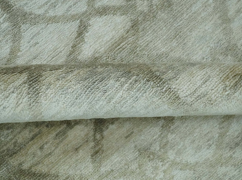 Silver, Olive and Gray Traditional Ikat Design 6x9 Hand loom Bamboo Silk Area Rug