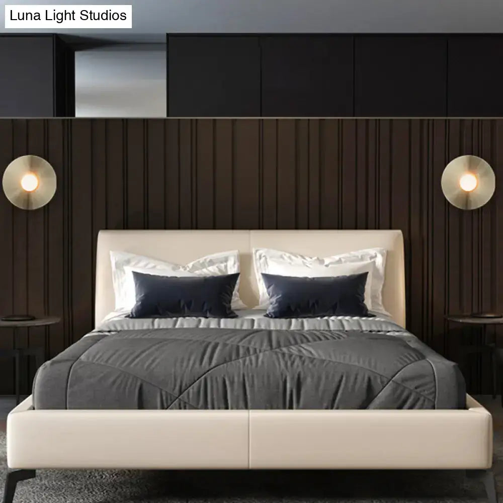 GobekUsa Simplicity Circle Metal Wall Light Fixture - Elegant Gold Bedside Lamp, photo 2 of 4