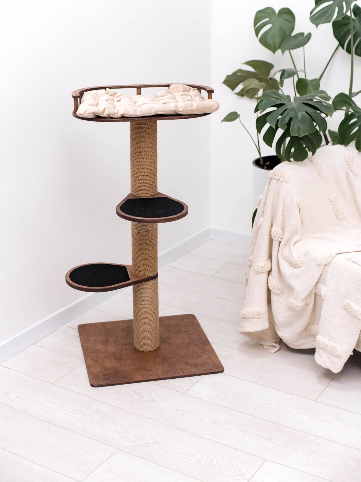 Small Cat Tree, photo 2 of 7