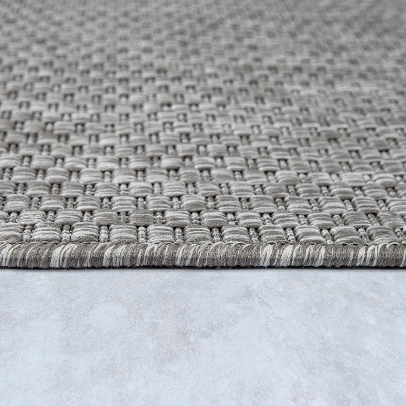 Solid Outdoor Rug for Patio or Balcony weatherproof in Mottled Grey