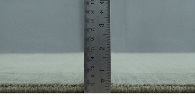 Solid Plain Ivory and Charcoal 5.6x8 wool and Art Silk Area Rug